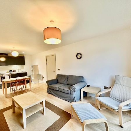 Cosy Canal View Apartment Cardiff Bay Zewnętrze zdjęcie