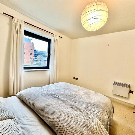 Cosy Canal View Apartment Cardiff Bay Zewnętrze zdjęcie