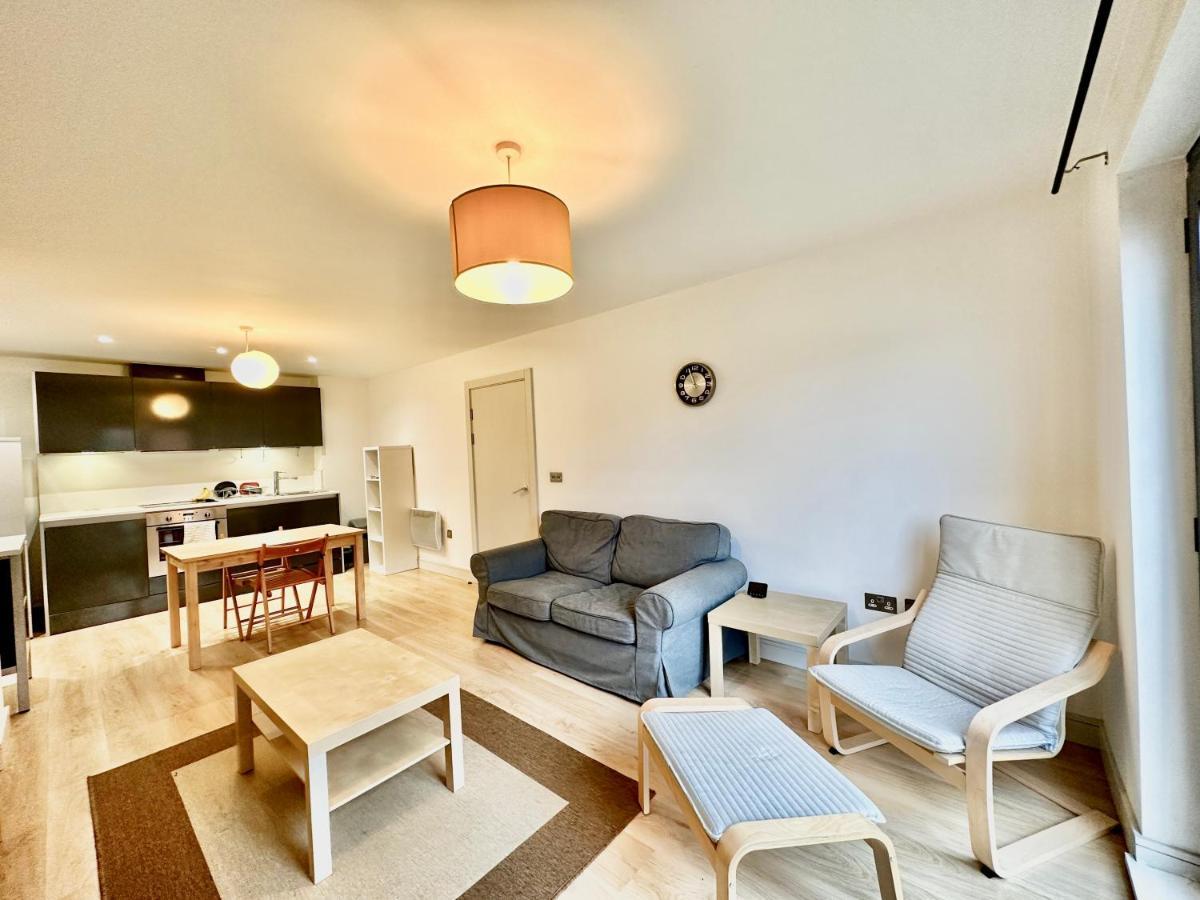 Cosy Canal View Apartment Cardiff Bay Zewnętrze zdjęcie